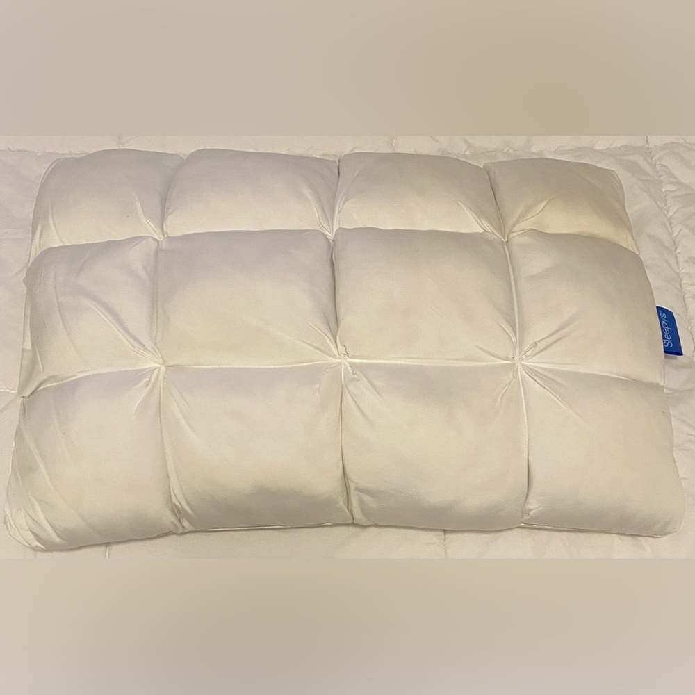 Sleepy's FRíO® Chill Hybrid Pillow NIP Standard/Queen (Used lightly)